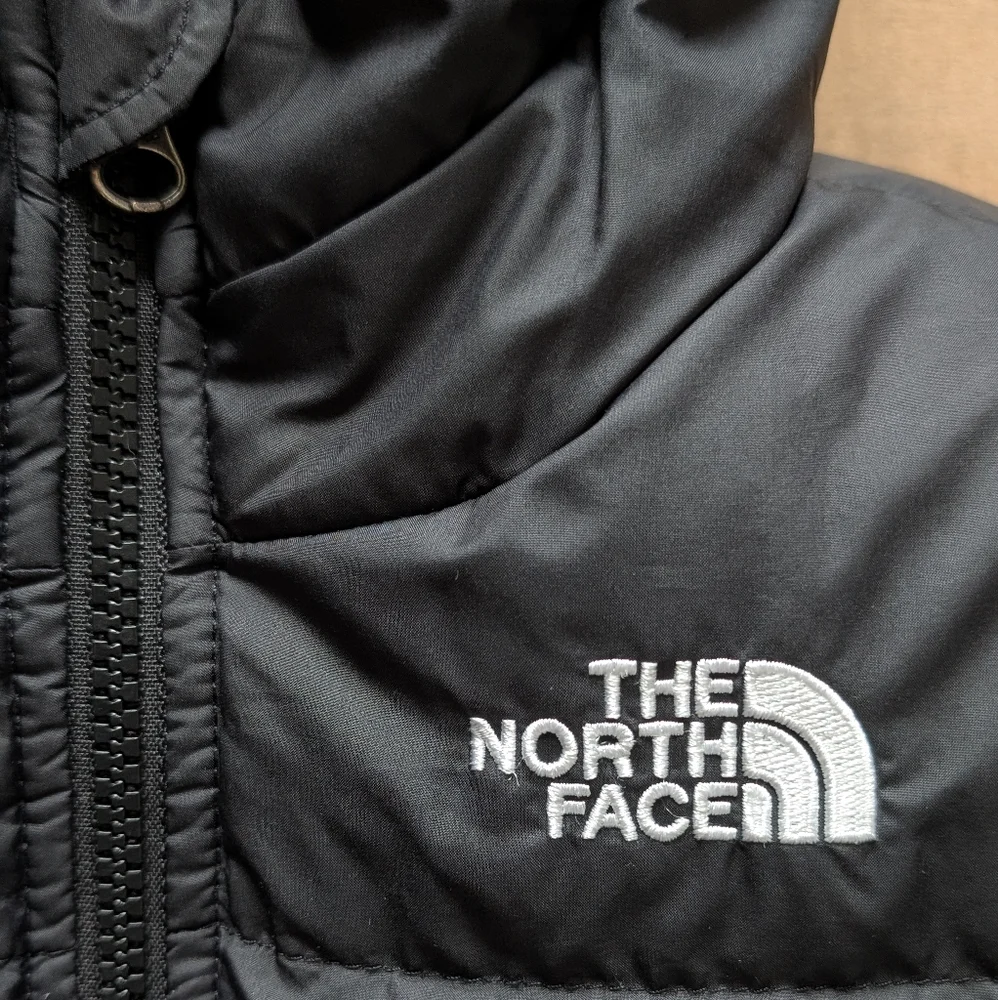 The North Face Moondoggy 550 Fill Power in Black/Pink Clay - Size XS/6 - Picture 5 of 12